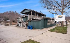 Riverside Suites - Unit A